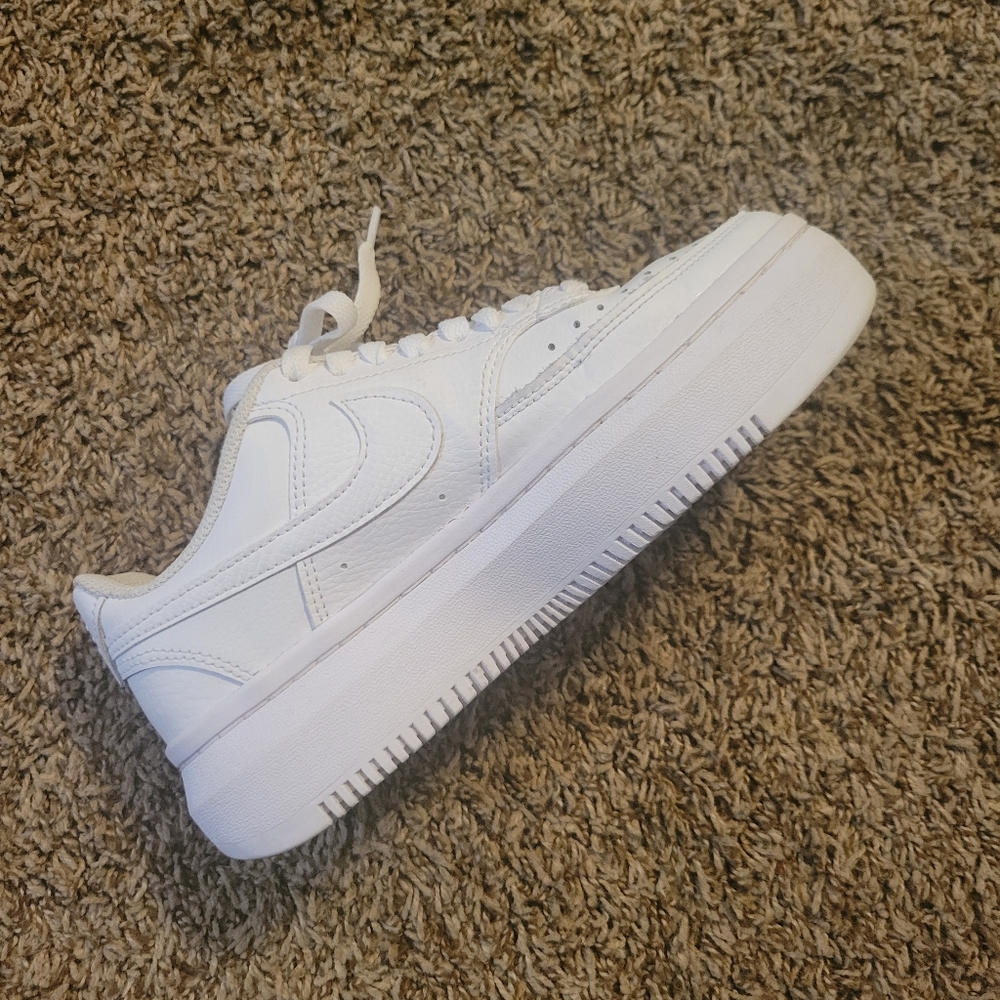 Nike court platform